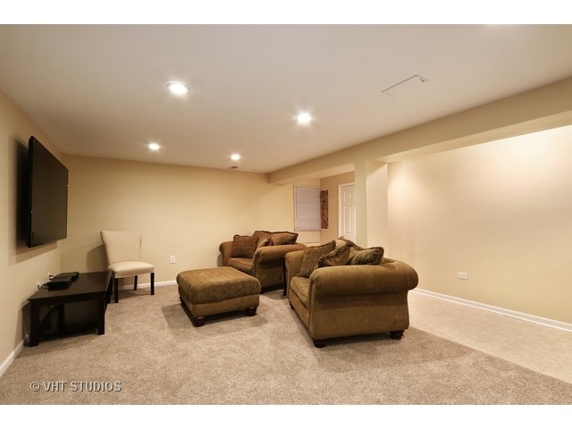 2528 Yarrow Ln, Rolling Meadows, IL 60008 photo 8
