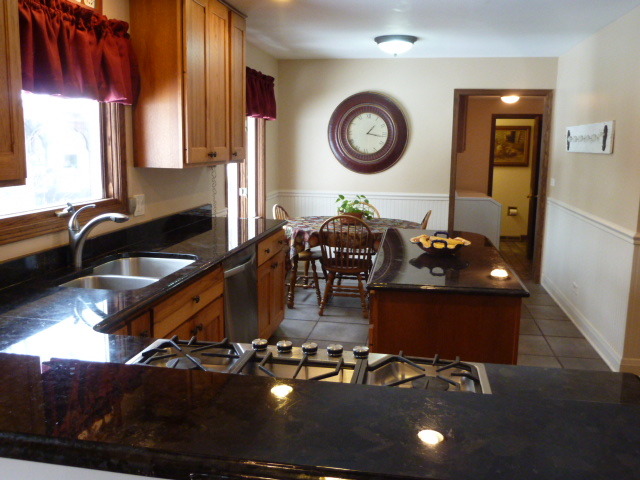 39 W465 Capulet Cir, Elgin, IL 60124 photo 7