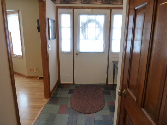 39 W465 Capulet Cir, Elgin, IL 60124 photo 3