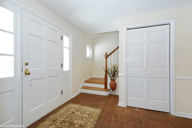 287 Beverly Rd, Barrington, IL 60010 photo 2
