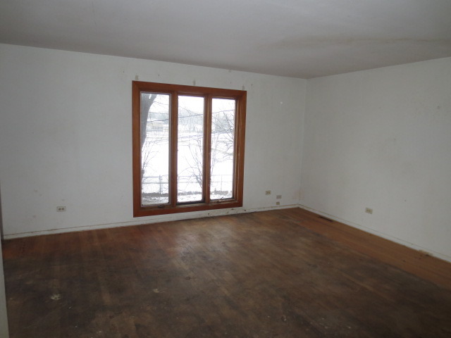 1101 Palm Dr, Wheeling, IL 60090 photo 6