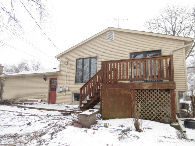 1101 Palm Dr, Wheeling, IL 60090 photo 2