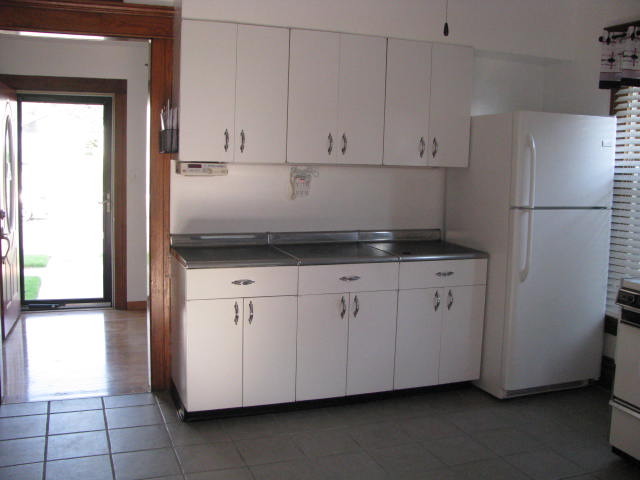 776 High St, Aurora, IL 60505 photo 3