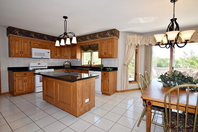 4 N522 Magnolia Ln, Wayne, IL 60184 photo 10