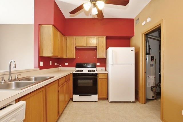 2502 Oak Tree Ln, Plainfield, IL 60586 photo 4