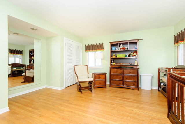 111 Stratford Rd, Des Plaines, IL 60016 photo 15