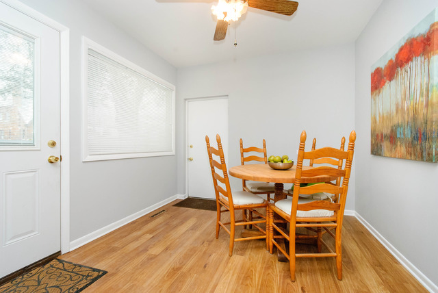 111 Stratford Rd, Des Plaines, IL 60016 photo 9