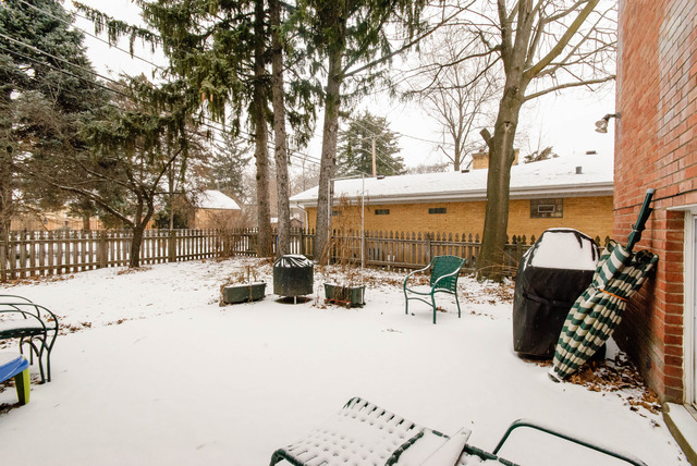 111 Stratford Rd, Des Plaines, IL 60016 photo 25