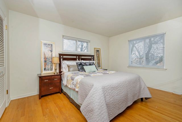 111 Stratford Rd, Des Plaines, IL 60016 photo 13