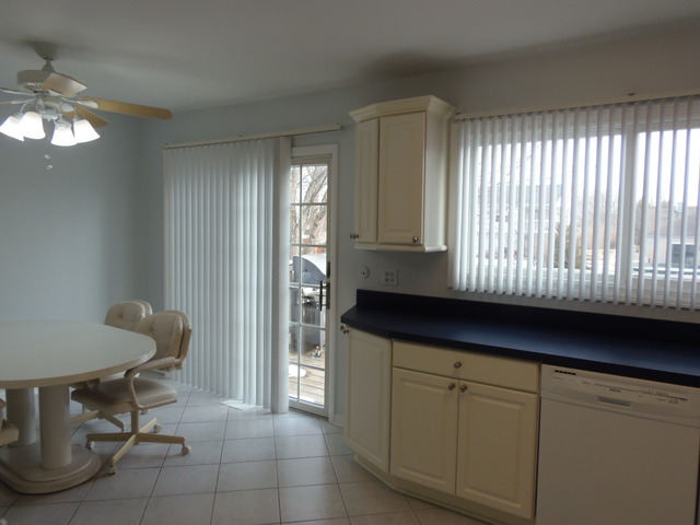 1209 Driftwood Ln, Bartlett, IL 60103 photo 3