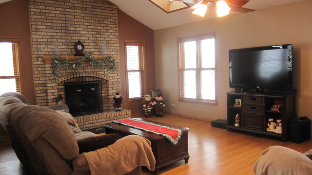 24912 Vermette Rd, Plainfield, IL 60585 photo 2