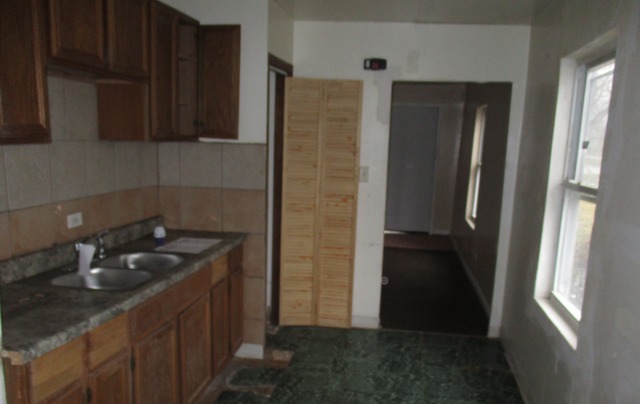 89 E 150th St, Harvey, IL 60426 photo 7
