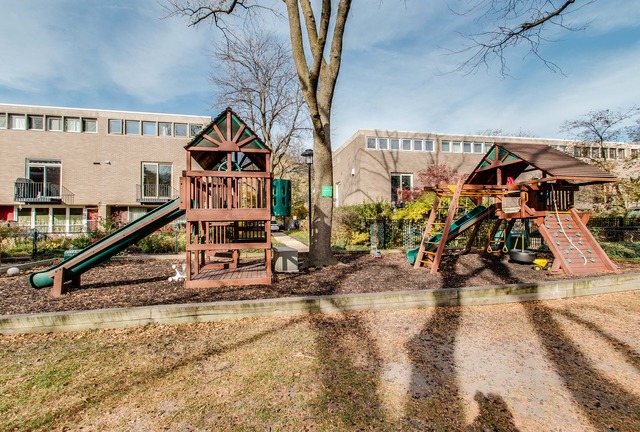 1468 E 56th St, Chicago, IL 60637 photo 3
