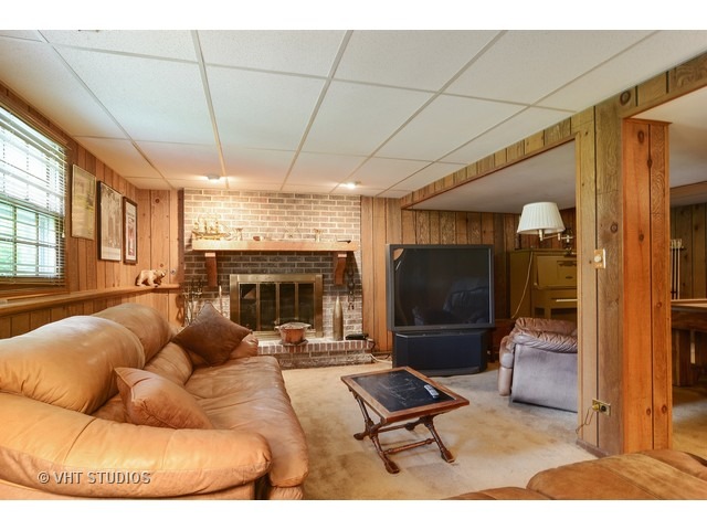3915 Bordeaux Dr, Hoffman Estates, IL 60192 photo 7