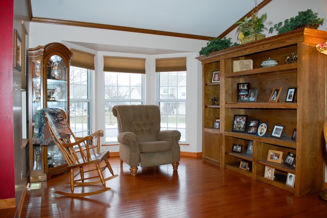 553 Eastwick Ln, Bartlett, IL 60103 photo 3