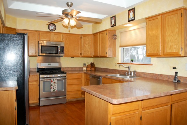 553 Eastwick Ln, Bartlett, IL 60103 photo 5
