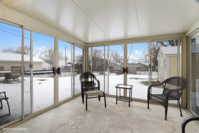 640 Frederick Ln, Hoffman Estates, IL 60169 photo 14