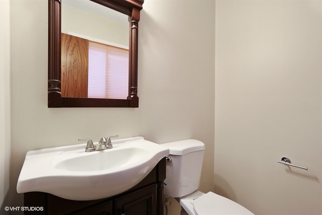 640 Frederick Ln, Hoffman Estates, IL 60169 photo 11