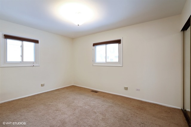 640 Frederick Ln, Hoffman Estates, IL 60169 photo 10