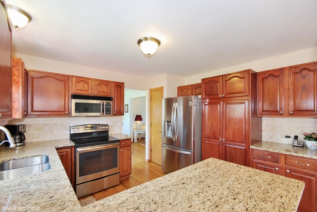 2508 Crestview Dr, Aurora, IL 60502 photo 5