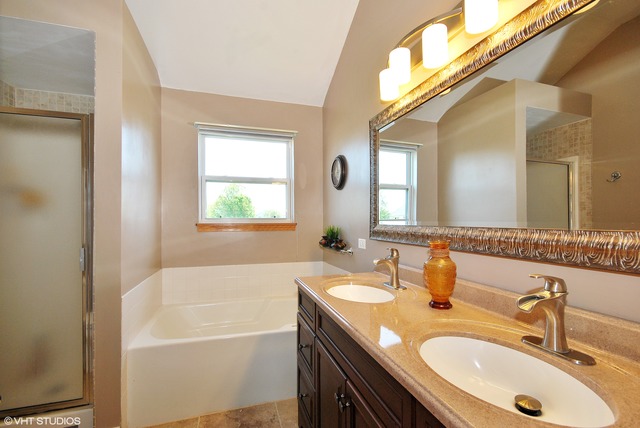2508 Crestview Dr, Aurora, IL 60502 photo 13
