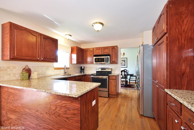 2508 Crestview Dr, Aurora, IL 60502 photo 4