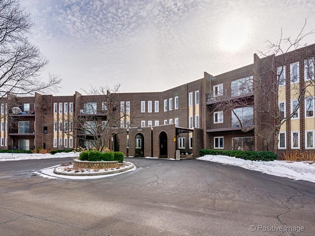 1525 Sander Ct #111, Wheeling, IL 60090 photo 1