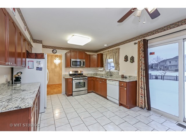 28620 Wagon Trail Rd, Mchenry, IL 60051 photo 3