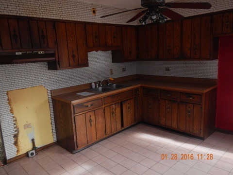15114 Champlain Ave, Dolton, IL 60419 photo 2