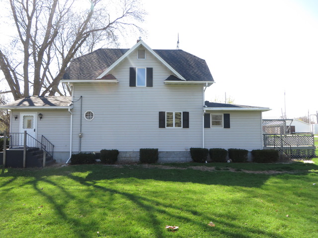 112 E Oak St, Manlius, IL 61338 photo 2