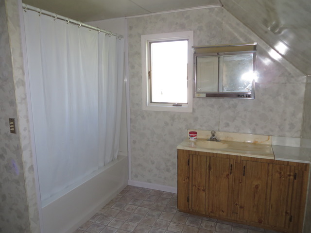 112 E Oak St, Manlius, IL 61338 photo 15