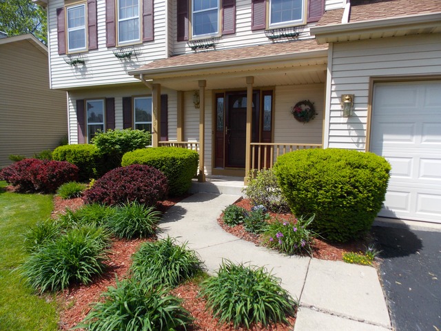 2079 Kudu Ct, Wheaton, IL 60187 photo 2