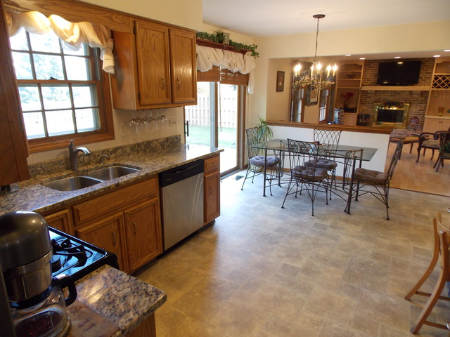 2079 Kudu Ct, Wheaton, IL 60187 photo 8