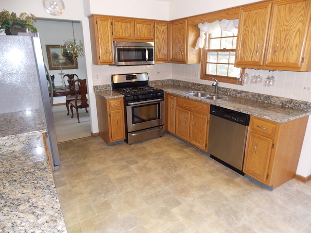 2079 Kudu Ct, Wheaton, IL 60187 photo 9