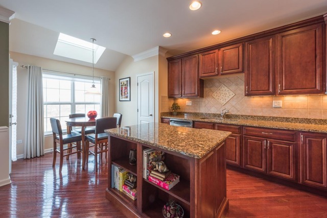 1223 Falcon Ridge Dr, Elgin, IL 60124 photo 5
