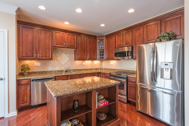 1223 Falcon Ridge Dr, Elgin, IL 60124 photo 8