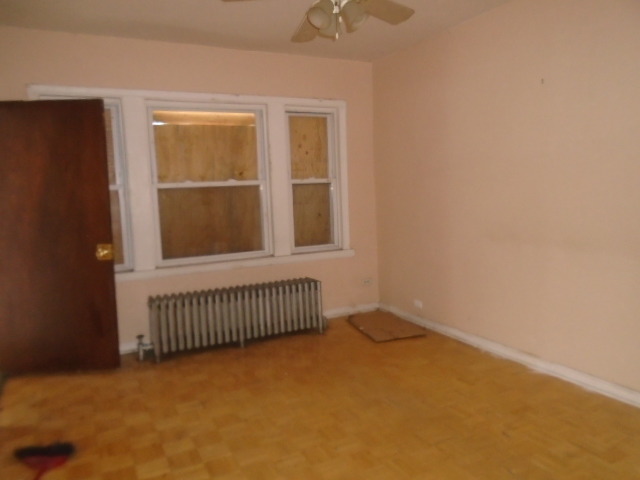 9045 S Colfax Ave, Chicago, IL 60617 photo 3