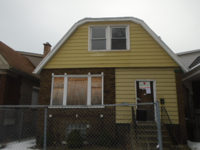 9045 S Colfax Ave, Chicago, IL 60617 photo 1