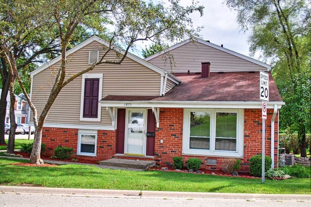 1875 Grantham Pl, Hoffman Estates, IL 60169 photo 1