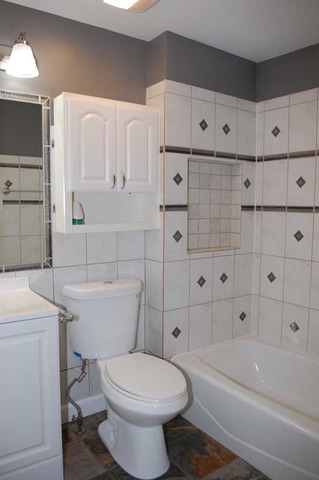1875 Grantham Pl, Hoffman Estates, IL 60169 photo 8