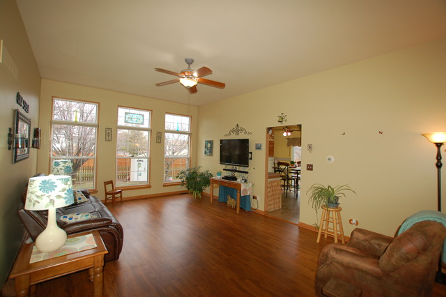 7215 Waterman Ct, Plainfield, IL 60586 photo 2