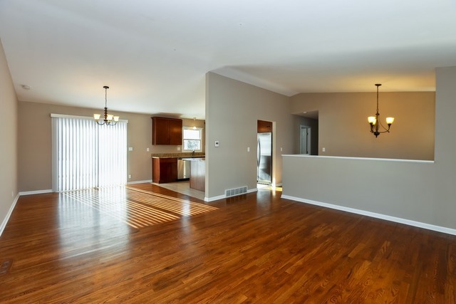 4515 Spruce Ln, Mchenry, IL 60050 photo 2