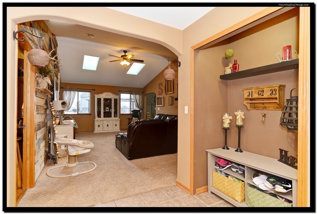 816 Blackhawk Dr, Braidwood, IL 60408 photo 2