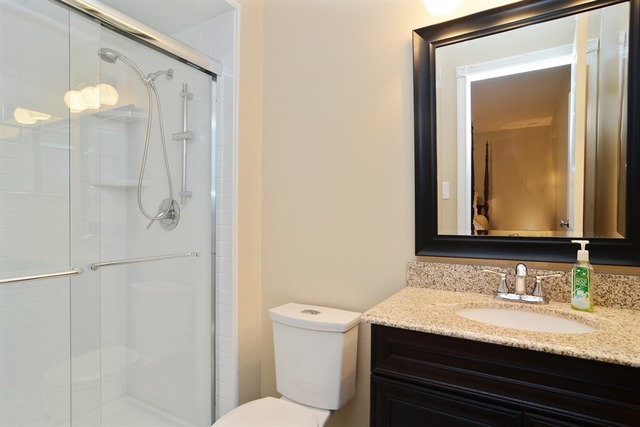 4285 Eisenhower Cir, Hoffman Estates, IL 60192 photo 13