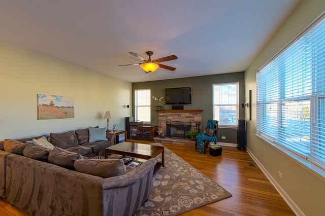 2437 Trailside Ln, Wauconda, IL 60084 photo 5