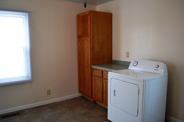 603 Spring Ave, Dekalb, IL 60115 photo 6
