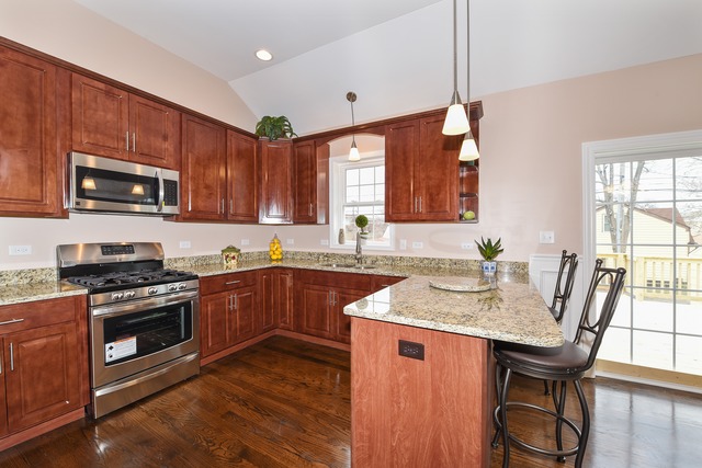 8102 Salisbury Ave, Lyons, IL 60534 photo 7