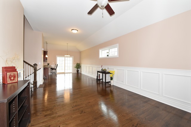 8102 Salisbury Ave, Lyons, IL 60534 photo 3