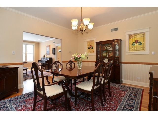 2426 Simpson St, Evanston, IL 60201 photo 6