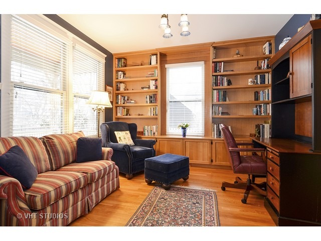2426 Simpson St, Evanston, IL 60201 photo 10